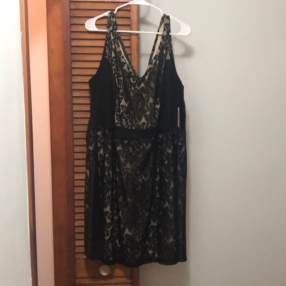 Black and beige lace dress